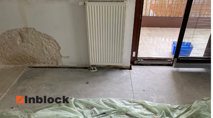 Zacieki z części wspólnej budynku – z balkonu