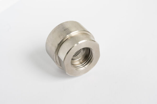 Inblock_przejsciowki_03 Przejściówka na pompę 1K do zasobnika z butelki PET